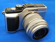 ミラーレスカメラ|OLYMPUS