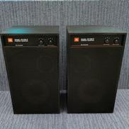 ブックシェルフスピーカー|JBL