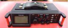 4トラックオーディオフィールドレコーダー|TASCAM