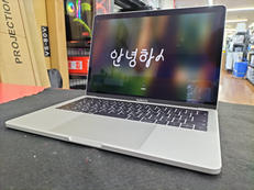 MACBOOK PRO|APPLE