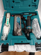 高圧仕上釘打機|MAKITA