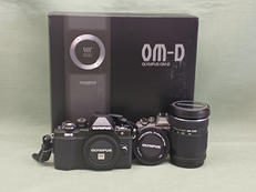 ミラーレス一眼|OLYMPUS