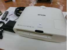 EPSON プロジェクター|EPSON