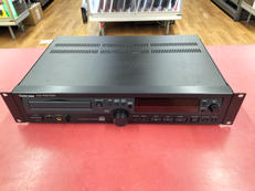 CDプレーヤー|TASCAM