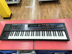 シンセサイザー|ROLAND