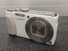 デジタルカメラ|PANASONIC (1810万画素)