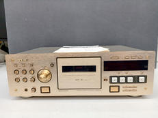JUNKのカセットデッキ|TEAC