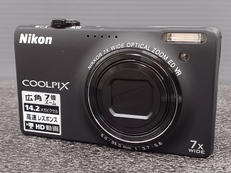 デジタルカメラ|NIKON (1420万画素)