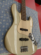 SQUIER/STANDARD JB ACTIVE|SQUIER