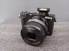 ミラーレス一眼|NIKON (2081万画素)