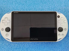 PS VITA(充電器・メモリーカード付)
