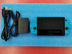 【充電器付】PS VITA【PSストアOK】|SONY
