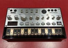 ベースシンセサイザー|KORG