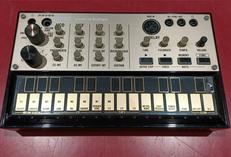アナログシンセサイザー|KORG