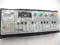 小型シンセサイザー|TEENAGE ENGINEERING