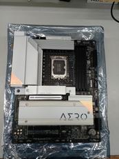 マザーボード|GIGABYTE