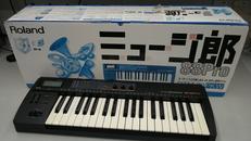 シンセサイザー|ROLAND