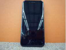 au iPhoneSE(第2世代)|APPLE