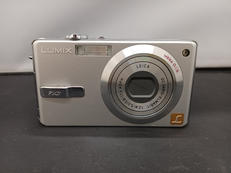 デジタルカメラ|PANASONIC