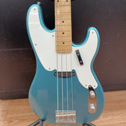 エレキベース|SQUIER