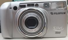 コンパクトカメラ|FUJIFILM