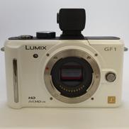 ミラーレス一眼カメラ|PANASONIC