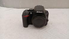 デジタル一眼レフ|NIKON