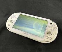 【薄型化と軽量化を実現】PLAYSTATION VITA|SONY
