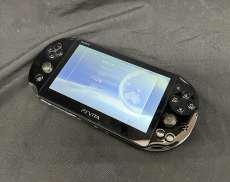 【薄型化と軽量化を実現】PLAYSTATION VITA|SONY