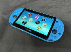 【薄型化と軽量化を実現】PLAYSTATION VITA|SONY