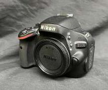 【バリアングル液晶モニター搭載】一眼レフカメラ|NIKON