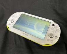 【薄型化と軽量化を実現】PLAYSTATION VITA|SONY