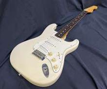 【丁寧な仕上げと安定したプレイアビリティ】エレキギター|FENDER