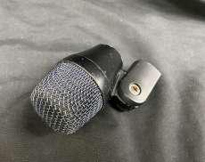 【演奏を妨げないコンパクトサイズ】ダイナミックマイク|SENNHEISER