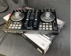 【プロ仕様な多彩な機能搭載】DJコントローラー|NATIVE INSTRUMENTS