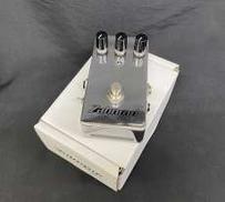 【モダンな音色に仕上げた設計】エフェクター|ZAHNRAD