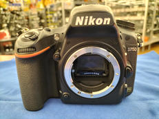 デジタル一眼レフ|NIKON