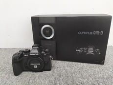 ミラーレス一眼|OLYMPUS