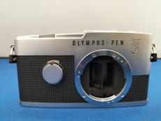 ハーフサイズカメラ|OLYMPUS