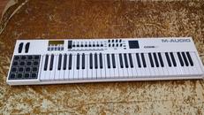 MIDIキーボード|M-AUDIO
