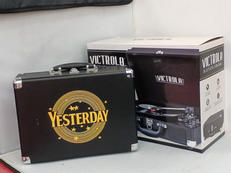 ポータブルレコードプレーヤー|VICTROLA