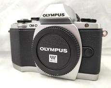 ミラーレス|OLYMPUS