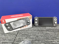 【使用回数の少ない美品】SWITCH　LITE