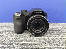 【画面に黄ばみ有】デジタルカメラ|CASIO