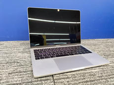 【バッテリー修理表示・シール付着】MAC BOOK PRO|APPLE