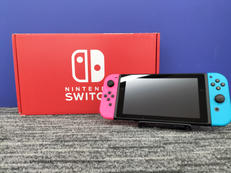 【バッテリー強化版・画面両端のフチにキズ有】