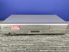 【リモコン電池液漏れ跡有り・反応悪い】ビデオデッキ|SHARP