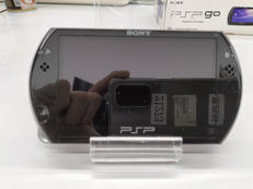 • 「【根強い人気】今なお色褪せない、スライド式の最小PSP|SONY