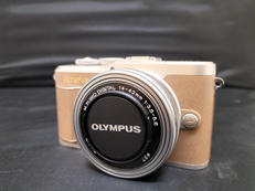 ミラーレス一眼|OLYMPUS