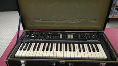 シンセサイザー|ROLAND